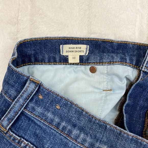 Madewell High Rise Denim Shorts Distressed Cut off style Size 32 Medium Wash - Picture 8 of 12